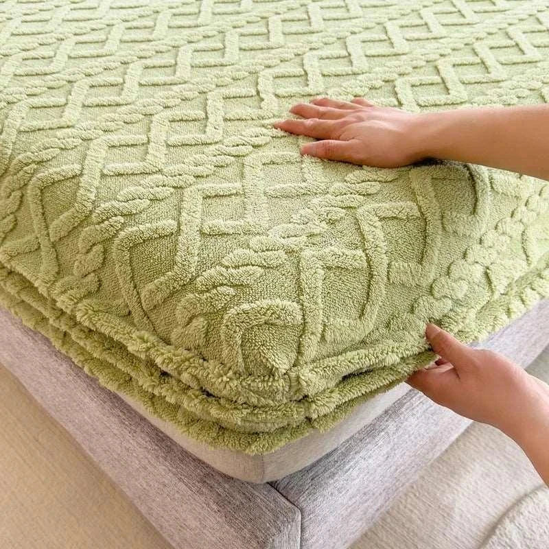 3D Embossed Velvet Mattress Cover for winter