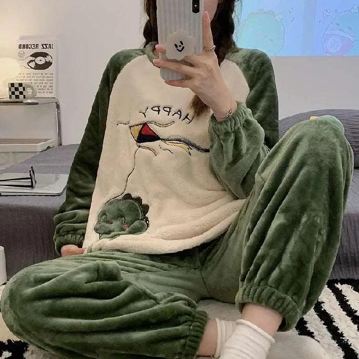 Autumn Winter New Warm Flannel Women Pajamas Set