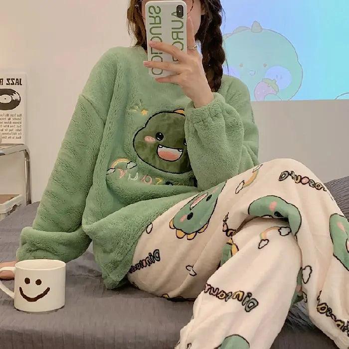 Autumn Winter New Warm Flannel Women Pajamas Set