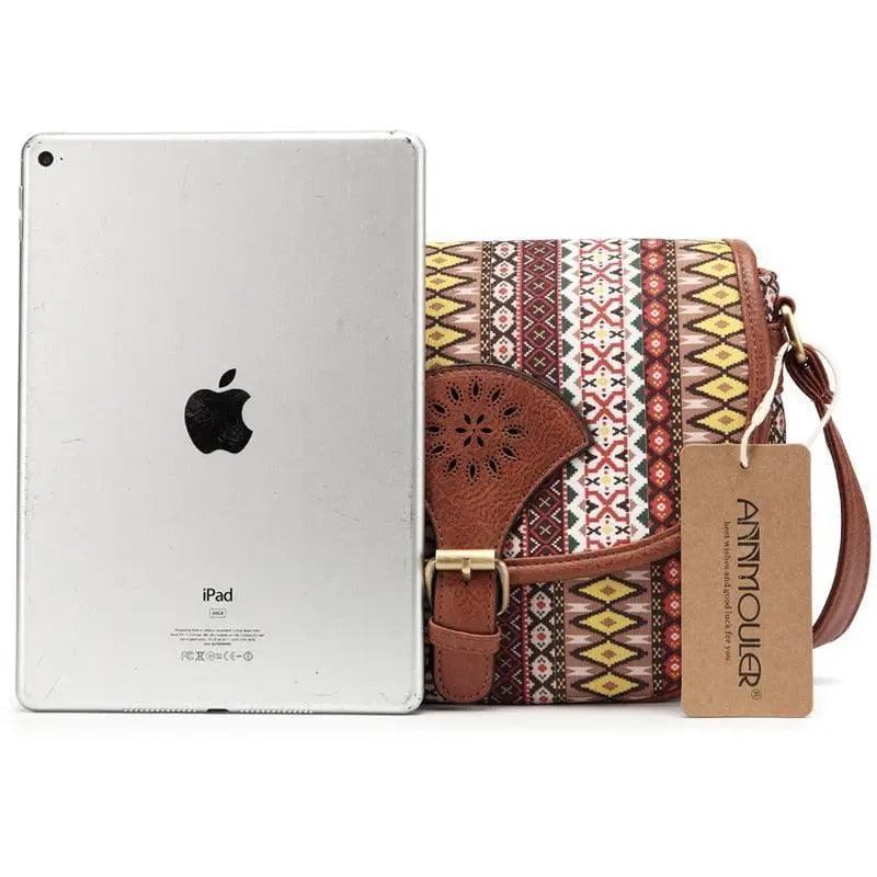 Design Women Shoulder Bag Vintage Hollow Out Crossbody Bag Pu Leather