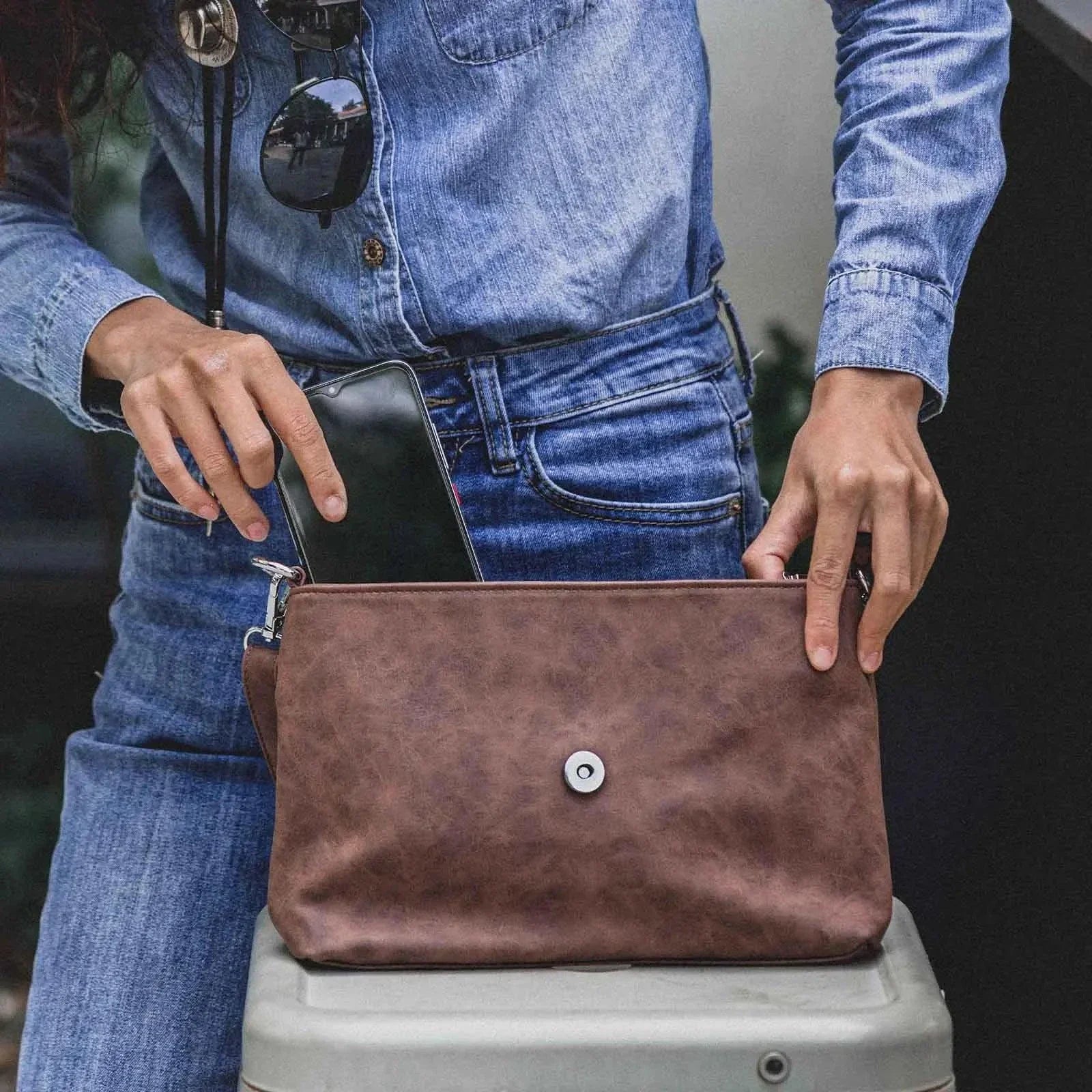 Fashionable Western Design Shoulder Bags